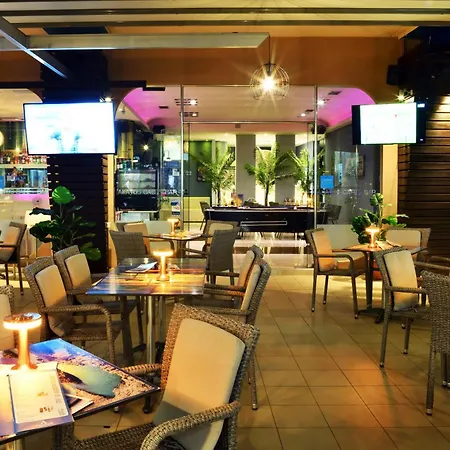 Aparthotel Akatos