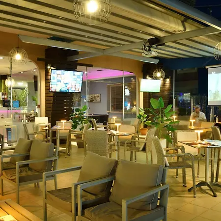 Akatos شقة فندقية Agia Marina